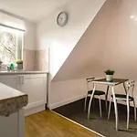 Lägenhet Sunny Side Flat 5 Contractors Long