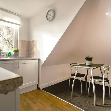Apartment Sunny Side Flat 5 Contractors Long