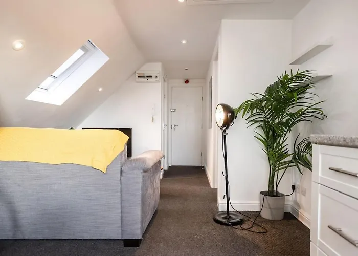 Apartment Sunny Side Flat 5 Contractors Long